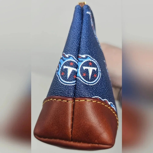 Dooney & Bourke Tennessee Titans Cosmetic Bag Zippered Pouch 6.5 X 4 X 2 NWT - Picture 5 of 11